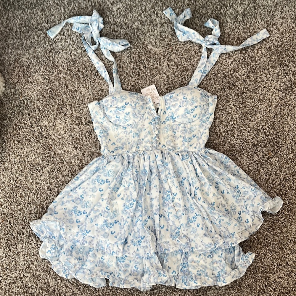 Blue flower dress never warn